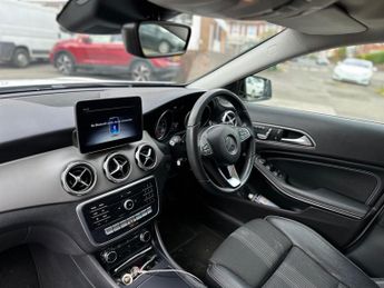Mercedes-Benz GLA 1.6 GLA180 Urban Edition 7G-DCT Euro 6 (s/s) 5dr