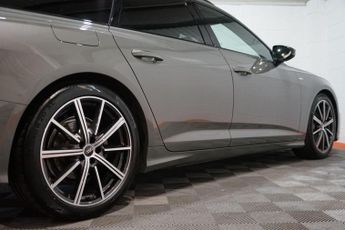 Audi A6 Avant 2.0 TDI 40 Black Edition S Tronic quattro Euro 6 (s/s) 5dr