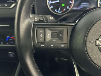 Nissan Qashqai 1.3 DIG-T MHEV Acenta Premium SUV 5dr Petrol Hybrid Manual Euro 