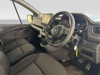 Renault Trafic 2.0 dCi Blue LL30 Advance Panel Van 5dr Diesel Manual L2 H1 Euro