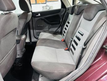 Ford Focus 1.6 Zetec 5dr