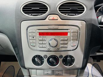 Ford Focus 1.6 Zetec 5dr