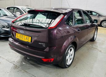 Ford Focus 1.6 Zetec 5dr