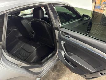 Volkswagen Arteon 2.0 TDI R-Line Fastback DSG Euro 6 (s/s) 5dr