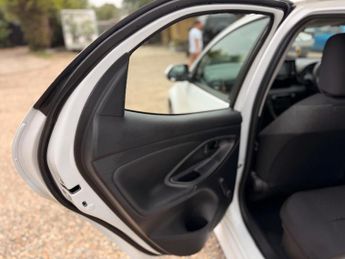 Toyota Yaris 1.5 VVT-h Icon E-CVT Euro 6 (s/s) 5dr