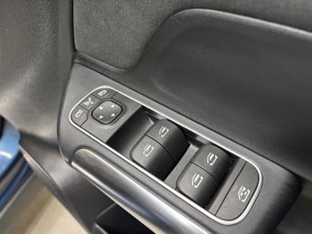 Mercedes-Benz EQA EQA 350 66.5kWh AMG Line Auto 4MATIC 5dr