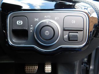 Mercedes-Benz A Class 2.0 A220 AMG Line 7G-DCT Euro 6 (s/s) 5dr