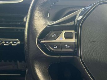 Peugeot 2008 1.2 PureTech Allure SUV 5dr Petrol Manual Euro 6 (s/s) (100 ps)