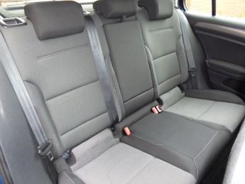 Volkswagen Golf 1.6 TDI BlueMotion Tech SE DSG Euro 5 (s/s) 5dr