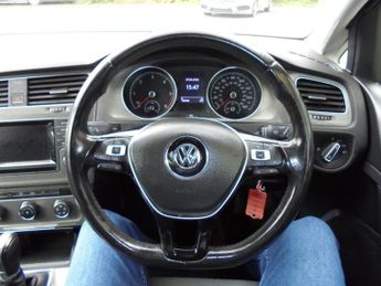Volkswagen Golf 1.6 TDI BlueMotion Tech SE DSG Euro 5 (s/s) 5dr