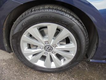 Volkswagen Golf 1.6 TDI BlueMotion Tech SE DSG Euro 5 (s/s) 5dr