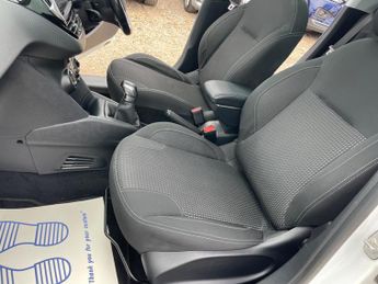 Peugeot 208 1.2 PureTech Allure Premium Euro 6 5dr