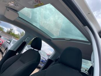 Peugeot 208 1.2 PureTech Allure Premium Euro 6 5dr