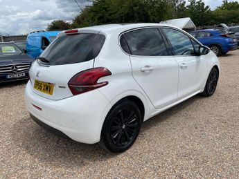 Peugeot 208 1.2 PureTech Allure Premium Euro 6 5dr