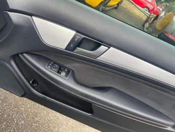 Mercedes-Benz C Class 2.1 C220 CDI AMG Sport Edition G-Tronic+ Euro 5 (s/s) 2dr