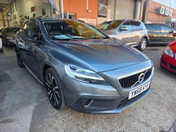 Volvo V40 Cross Country 1.5 T3 GPF Pro Auto Euro 6 (s/s) 5dr