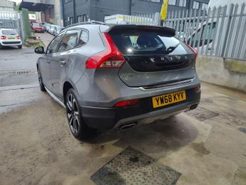 Volvo V40 Cross Country 1.5 T3 GPF Pro Auto Euro 6 (s/s) 5dr