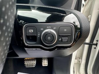 Mercedes-Benz A Class 1.3 A250e 15.6kWh AMG Line (Premium 2) 8G-DCT Euro 6 (s/s) 5dr