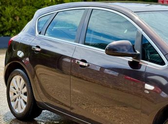Vauxhall Astra 2.0 CDTi ecoFLEX Elite Euro 5 (s/s) 5dr