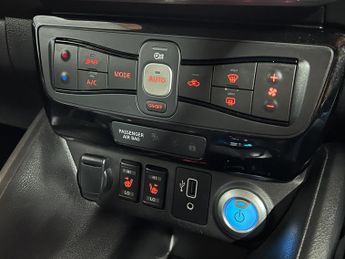 Nissan Leaf 40kWh N-Connecta Auto 5dr