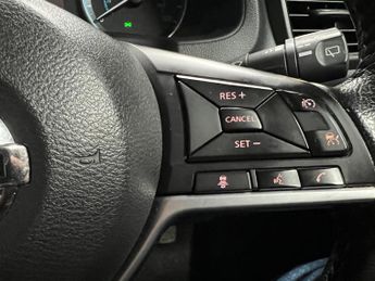 Nissan Leaf 40kWh N-Connecta Auto 5dr