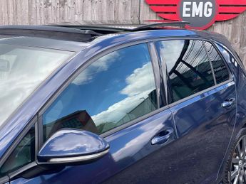 Volkswagen Golf 2.0 TDI BlueMotion Tech R-Line Edition DSG Euro 6 (s/s) 5dr
