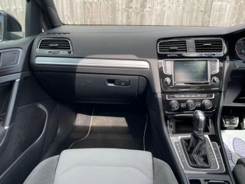 Volkswagen Golf 2.0 TDI BlueMotion Tech R-Line Edition DSG Euro 6 (s/s) 5dr