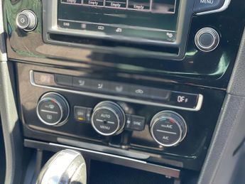 Volkswagen Golf 2.0 TDI BlueMotion Tech R-Line Edition DSG Euro 6 (s/s) 5dr