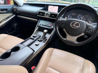 Lexus IS 2.5 300h Advance E-CVT Euro 6 (s/s) 4dr
