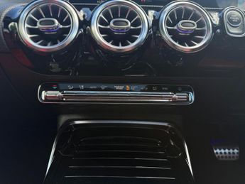 Mercedes-Benz A Class 2.0 A35 AMG (Premium Plus) SpdS DCT 4MATIC Euro 6 (s/s) 5dr