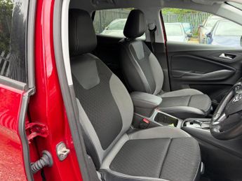 Vauxhall Grandland X 1.2 Turbo Sport Nav Auto Euro 6 (s/s) 5dr