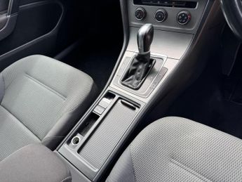 Volkswagen Golf 1.6 TDI BlueMotion Tech Match DSG Euro 5 (s/s) 5dr