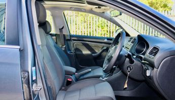 Volkswagen Golf 1.6 TDI SE DSG Euro 5 5dr