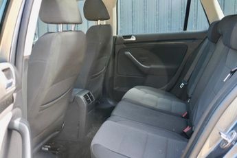 Volkswagen Golf 1.6 TDI SE DSG Euro 5 5dr