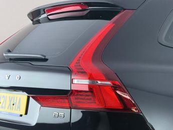 Volvo XC60 2.0 B5 MHEV Momentum Auto Euro 6 (s/s) 5dr