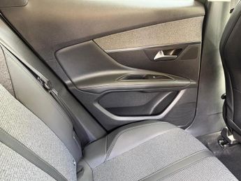 Peugeot 3008 1.2 PureTech Allure EAT Euro 6 (s/s) 5dr
