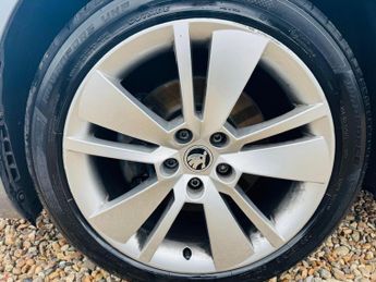 Skoda Superb 2.0 TDI SE L Executive DSG Euro 6 (s/s) 5dr