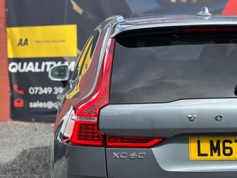 Volvo XC60 2.0 D5 PowerPulse R-Design Pro Auto AWD Euro 6 (s/s) 5dr