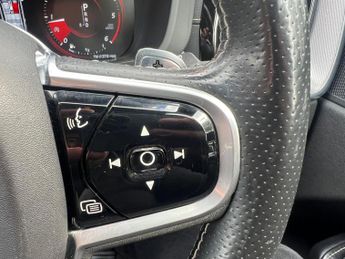 Volvo XC60 2.0 D5 PowerPulse R-Design Pro Auto AWD Euro 6 (s/s) 5dr