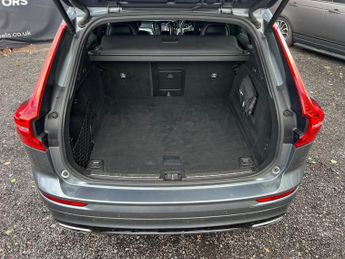 Volvo XC60 2.0 D5 PowerPulse R-Design Pro Auto AWD Euro 6 (s/s) 5dr