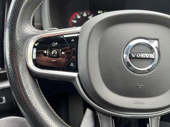 Volvo XC60 2.0 D5 PowerPulse R-Design Pro Auto AWD Euro 6 (s/s) 5dr
