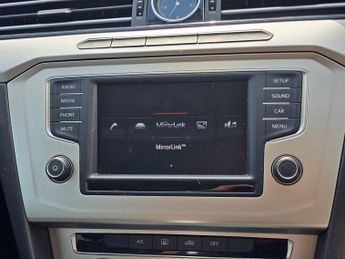 Volkswagen Passat 2.0 TDI BlueMotion Tech SE DSG Euro 6 (s/s) 5dr