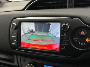 Toyota Yaris 1.5 VVT-h GR SPORT E-CVT Euro 6 (s/s) 5dr