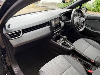 Renault Clio 1.6 E-TECH techno Auto Euro 6 (s/s) 5dr