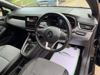 Renault Clio 1.6 E-TECH techno Auto Euro 6 (s/s) 5dr