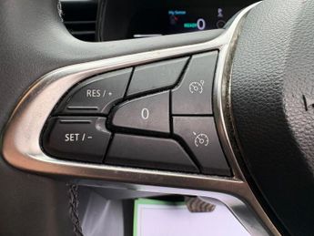 Renault Clio 1.6 E-TECH techno Auto Euro 6 (s/s) 5dr