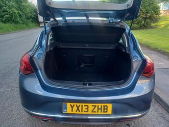 Vauxhall Astra 2.0 CDTi ecoFLEX Elite Euro 5 (s/s) 5dr