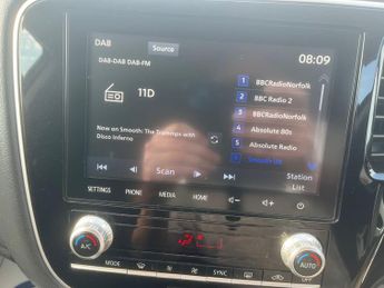 Mitsubishi Outlander 2.4h TwinMotor 13.8kWh Reflex Plus CVT 4WD Euro 6 (s/s) 5dr