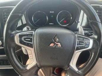 Mitsubishi Outlander 2.4h TwinMotor 13.8kWh Reflex Plus CVT 4WD Euro 6 (s/s) 5dr
