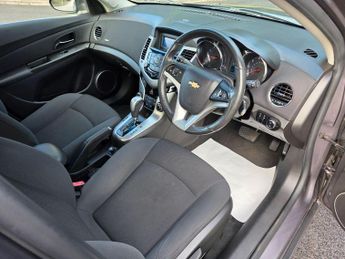 Chevrolet Cruze 1.8 LTZ Hatchback 5dr Petrol Auto Euro 5 (141 ps)